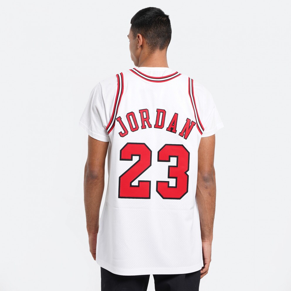 Mitchell & Ness Authentic Chicago Bulls Michael Jordan 1995-96 Jersey