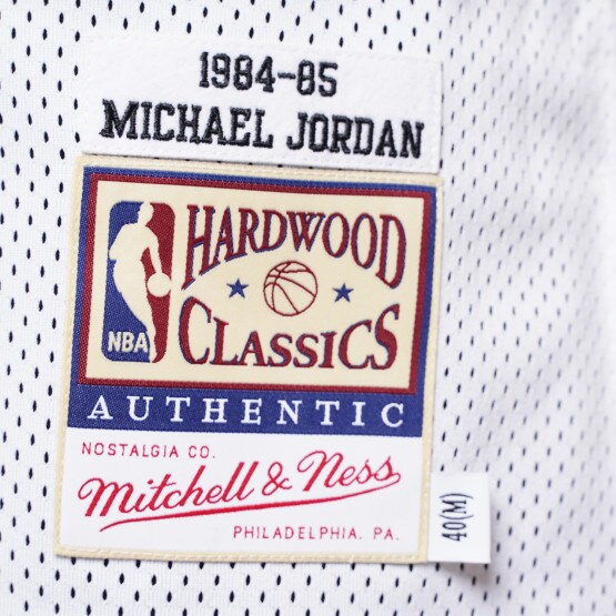 Mitchell & Ness Authentic Jersey Chicago Bulls 1984-85 Michael Jordan
