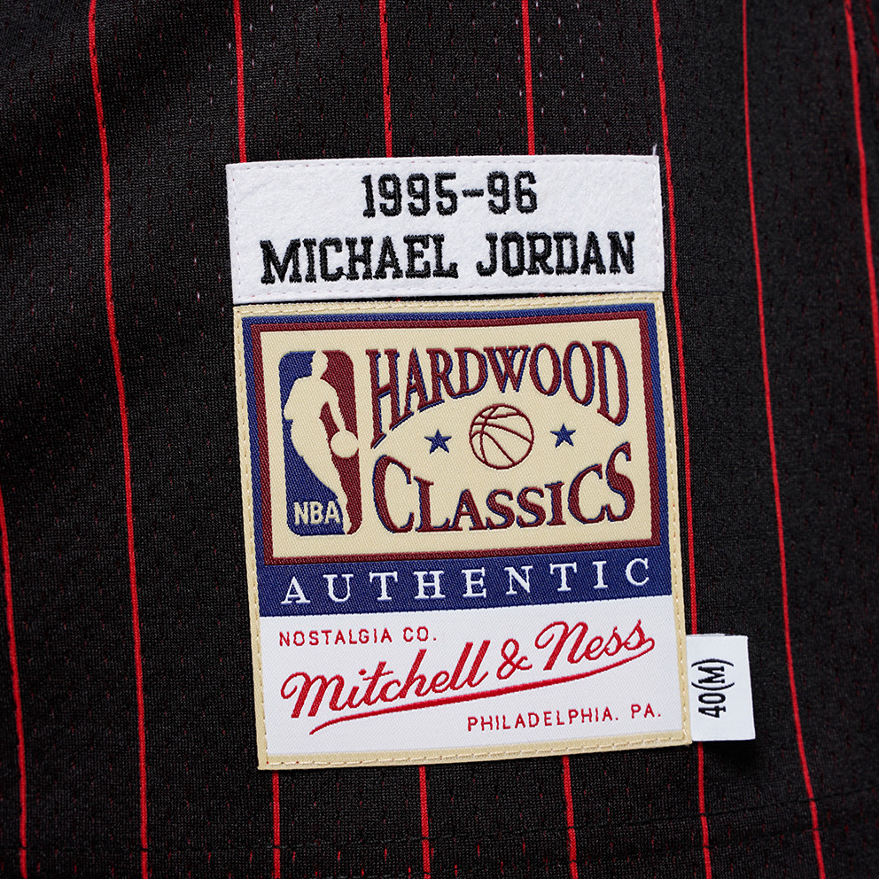 Mitchell & Ness Authentic Michael Jordan Chicago Bulls 1995-1996 Men's Jersey