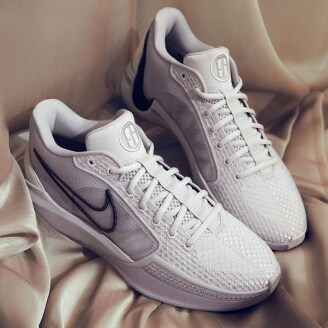 Slamdunk x Nike Sabrina 1